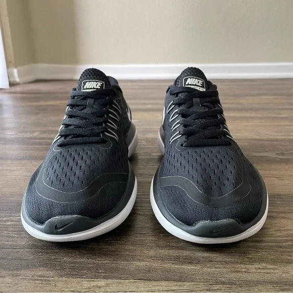 Nike Flex 2017 Womens 8 Running Sneakers Black Lace Up Comfort Low 898476-001 - Picture 3 of 16